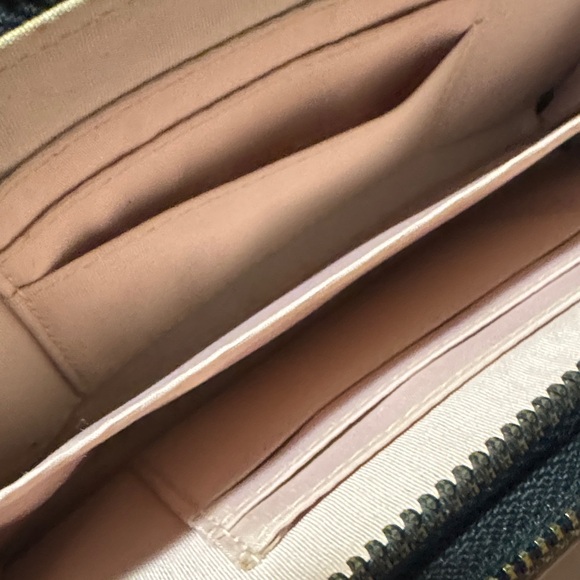 RACHEL Rachel Roy Textured Black Leather Wallet with pink interior - Picture 4 of 5